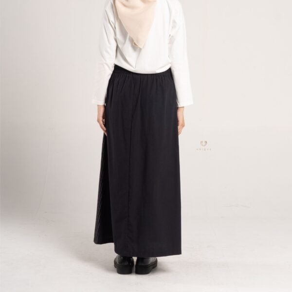 Dhatri Skirt Lurik