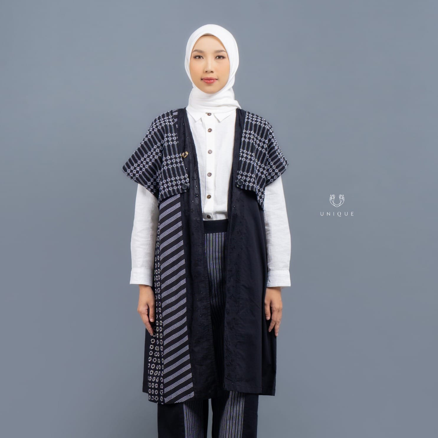 Kana Outer Hitam
