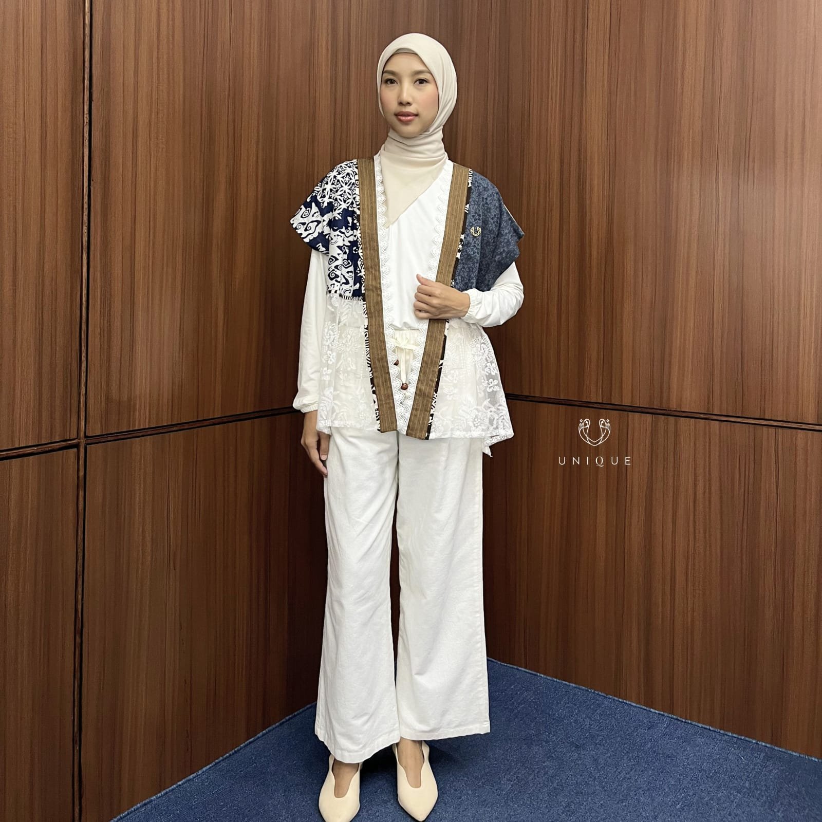 Naira Outer Navy