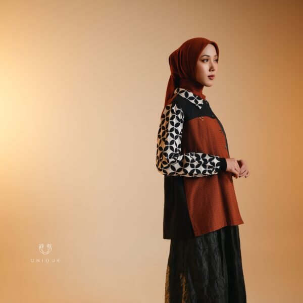 Warda Tops
