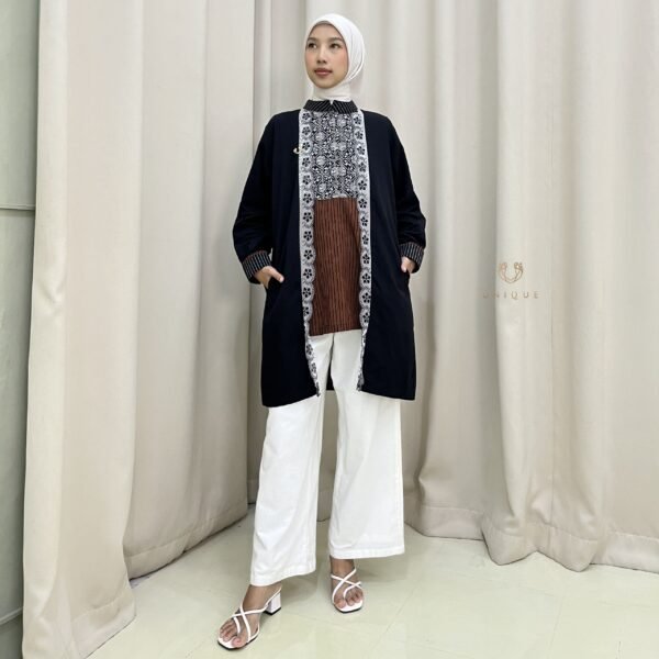 Indira Tunik Hitam