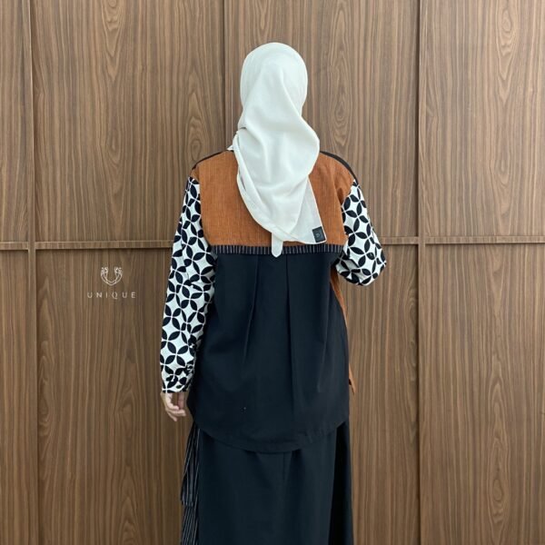 Warda Tops