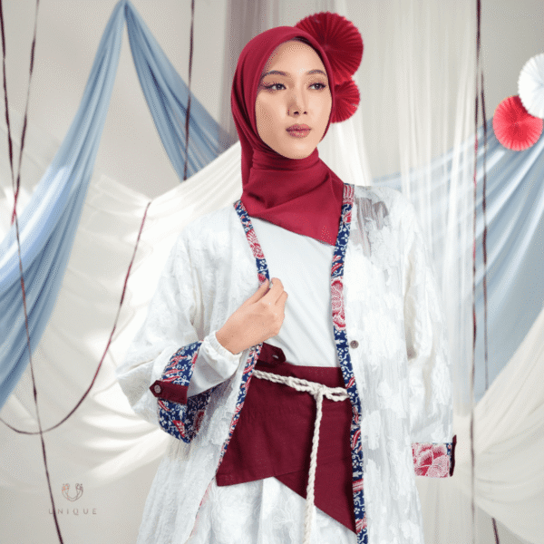 Ajeng Outer