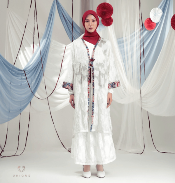 Ajeng Outer