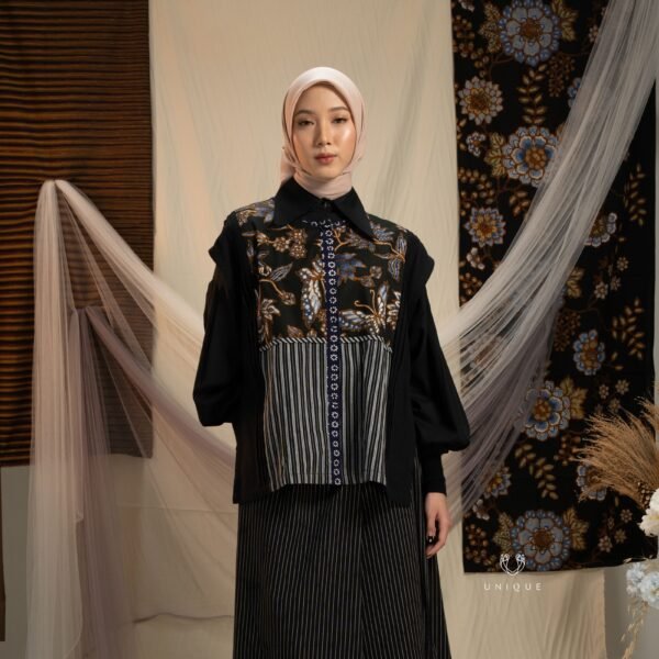 Darsi Outer Hitam