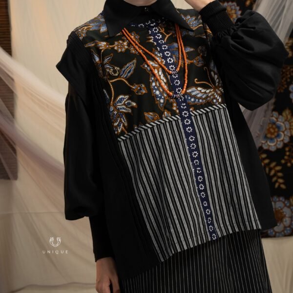 Darsi Outer Hitam